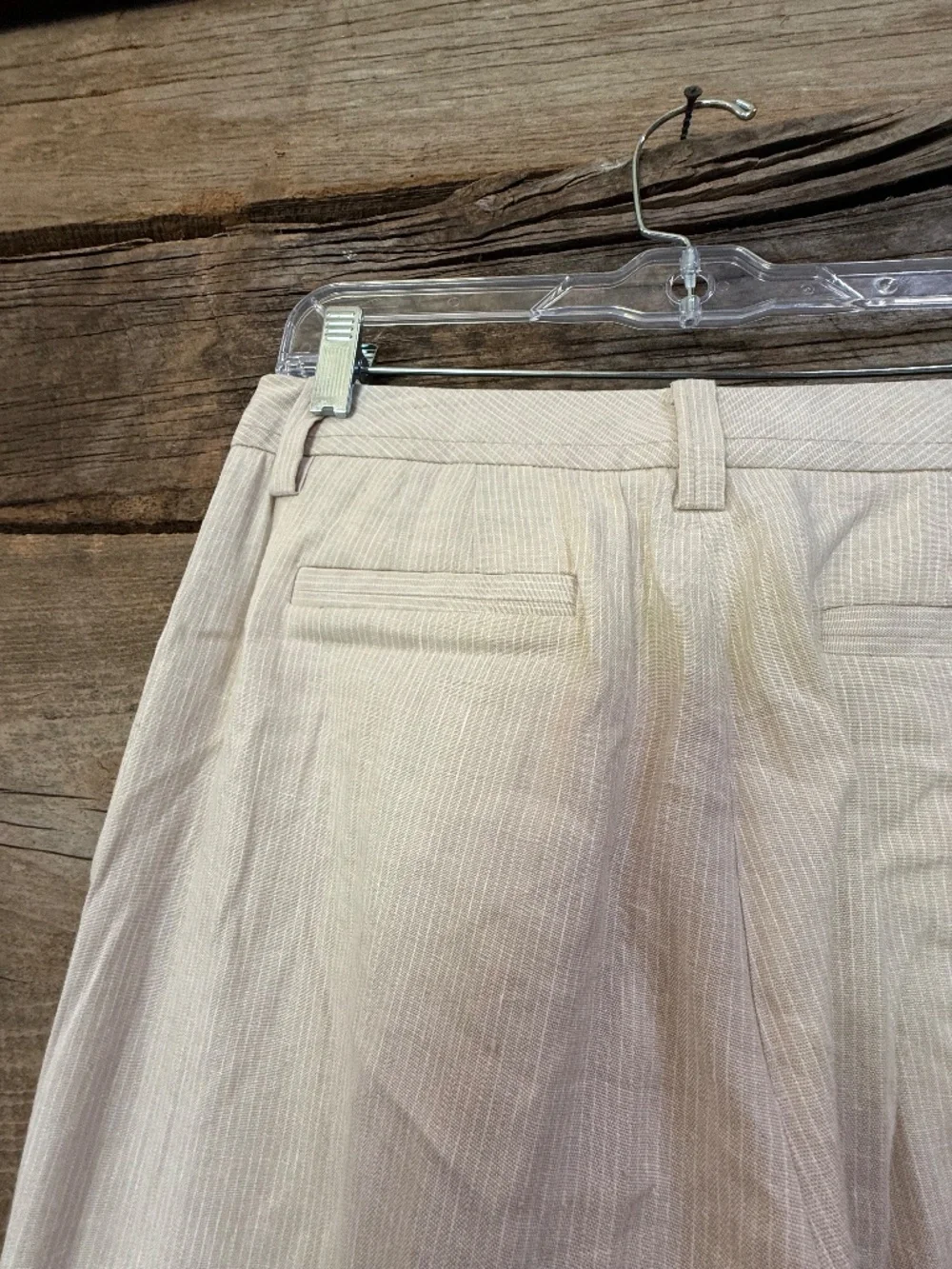 Banana Republic Jackson Fit  linen pants, Cream with white pinstripes, Size 6